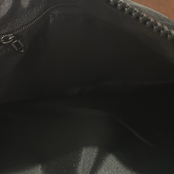 Cosmetic puffer pouch - Picture 4 of 5